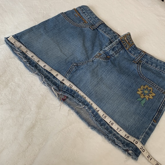 LEVI’S Button Fly Floral Embroidered Denim Mini Skirt - Picture 16 of 16
